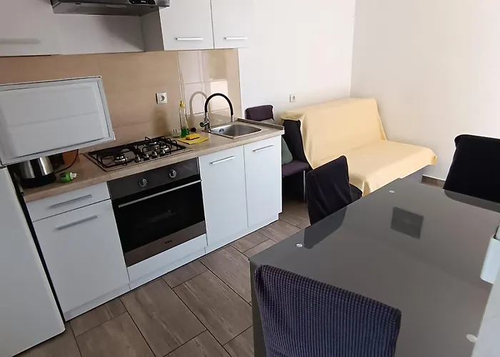 Lana2 * Стариград-Пакленица